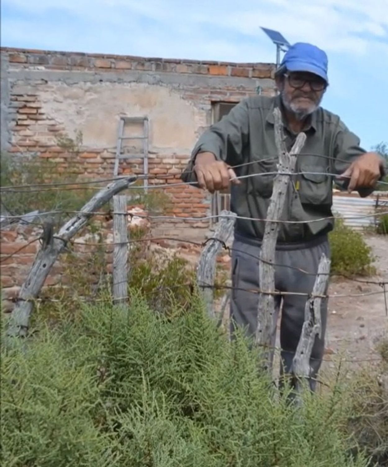 EL ÚNICO. Miguel Palacio se resiste a dejar de vivir en Totoralejos.