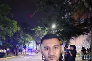 René volvió a su casa con la firma de Milei en “la derecha”