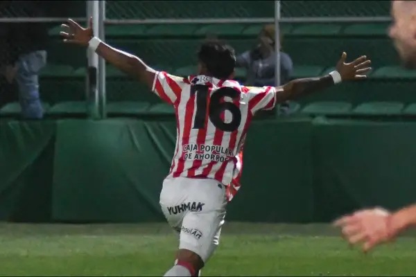 Juárez, héroe sobre la hora: San Martín de Tucumán rescató un empate que puede valer mucho