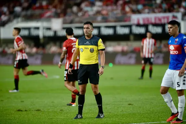 En medio del escándalo, Luis Lobo Medina vuelve a escena