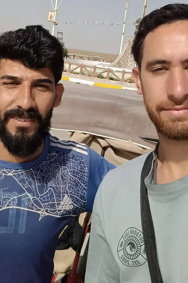 EXPERIENCIA. Tras dejar su alojamiento por los ataques, Carrizo encontró refugio en la casa de un joven que lo ayudó.