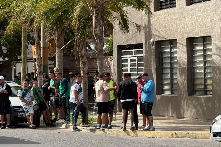 TRANQUILIDAD. A pesar de la presencia de hinchas tucumanos, no hubo disturbios con la parcialidad sanjuanina.