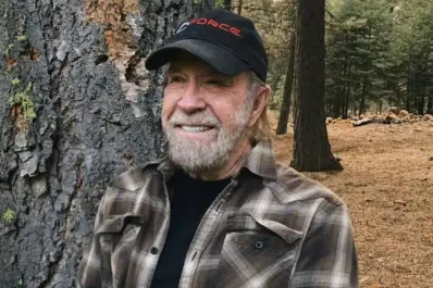 Qué le sucedió a Chuck Norris: se conocieron más detalles de la muerte del legendario actor