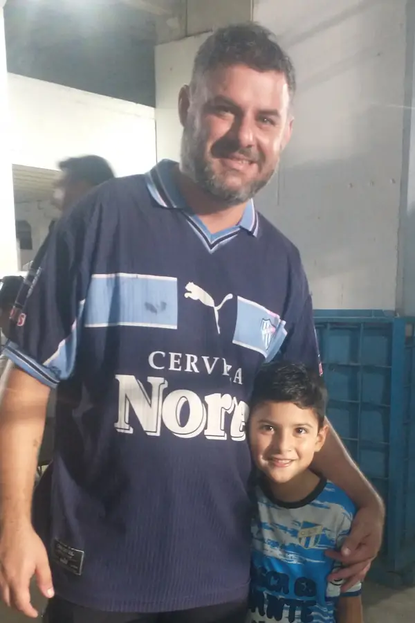 CÁBALA. La camiseta de Leonardo le trajo suerte al equipo de Falcioni.