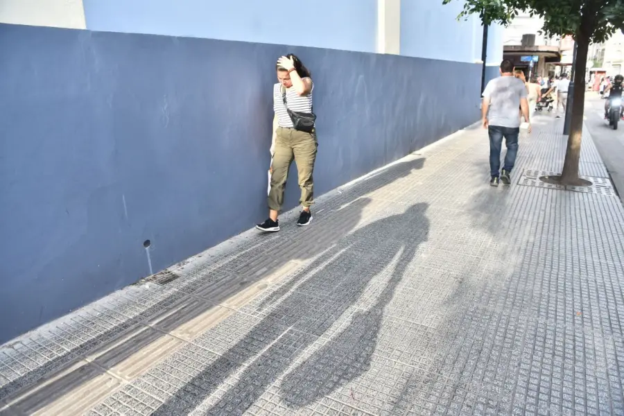 TARDE PESADA. El último día veraniego tuvo una máxima de 31% y una sensación de agobio por la humedad.