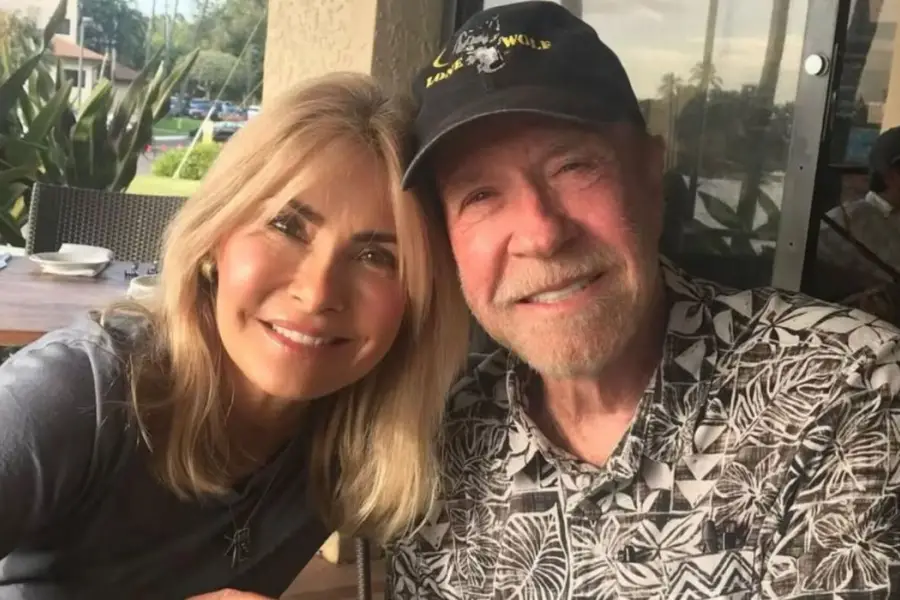 VIDA FAMILIAR. Chuck Norris junto a su esposa, Gena O’Kelley; un amor que se extendió durante casi tres décadas.