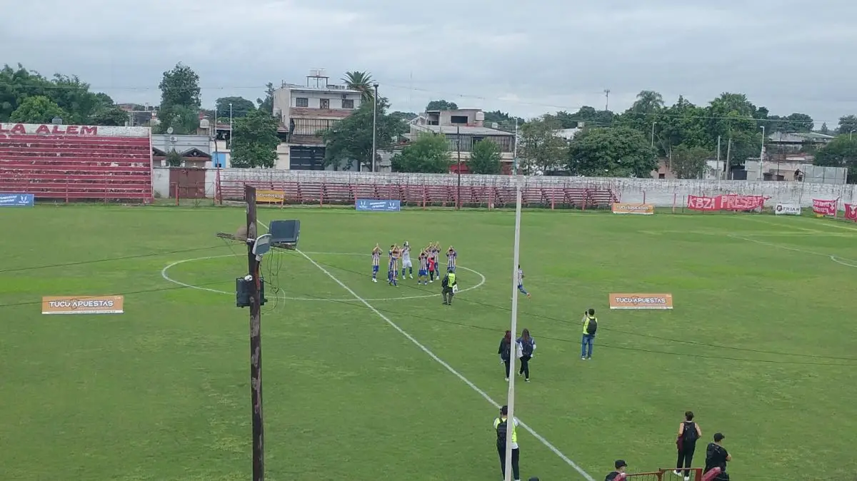 Mitre aparece en el campo de juego