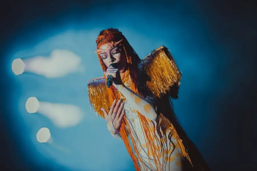 ARTE. Las acrobacias y la música son protagonistas durante la obra.