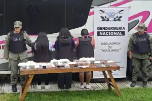 Llevaban 500 cápsulas de cocaína en el estómago: detuvieron a seis “mulas” en el límite entre Tucumán y Catamarca