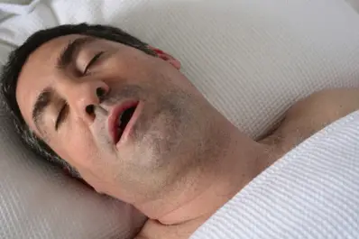 Salud del sueño: implementan una cirugía simple de paladar para reducir ronquidos