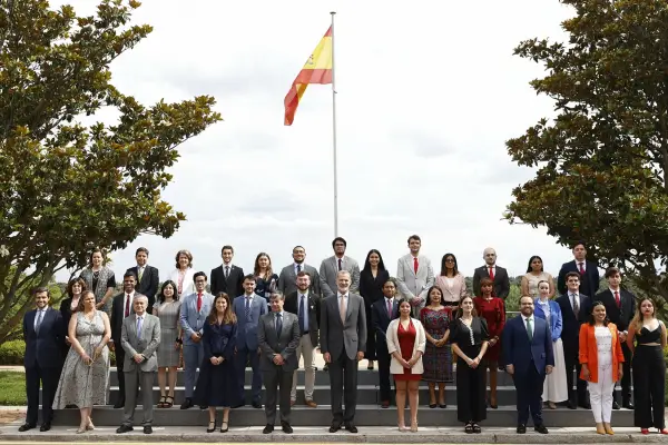 ¿Te recibiste hace poco? Santander y Fundación Carolina lanzan un programa para formarte en Europa