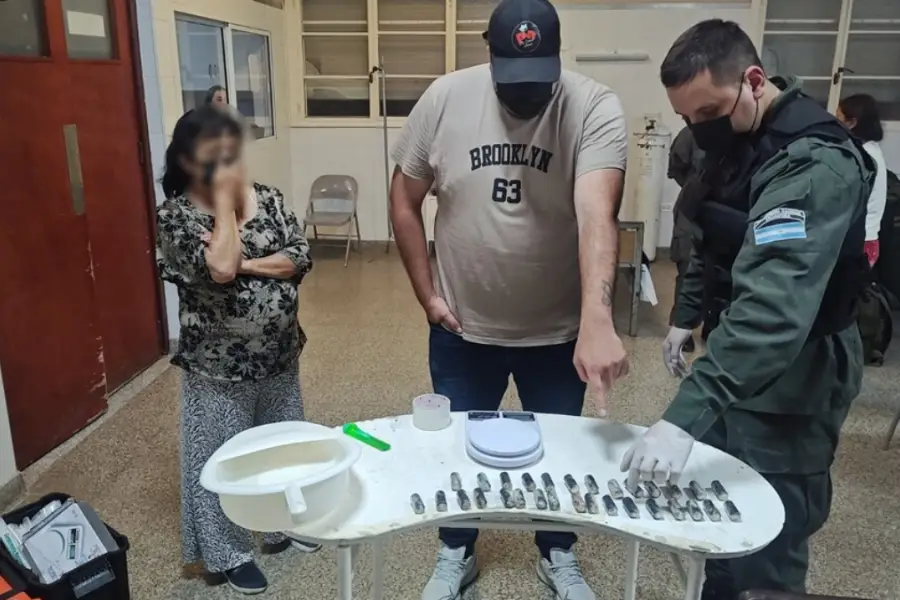 Llevaban 500 cápsulas de cocaína en el estómago: detuvieron a seis “mulas” en el límite entre Tucumán y Catamarca