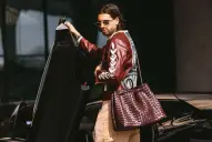 En Lamborghini y con cartera: así fue la glamorosa llegada de la figura de Hungría al entrenamiento