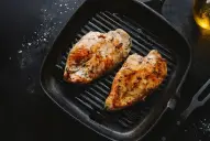 El truco casero con vinagre que transforma la pechuga de pollo