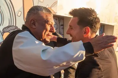 En medio del escándalo con la AFA, Chiqui Tapia mostró su foto con Messi pero el rosarino lo evitó