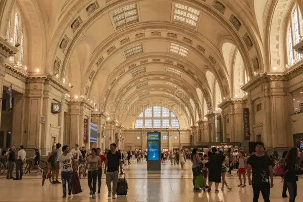 La estación de trenes más grande de Latinoamérica está en Argentina: una imponente “catedral” ferroviaria