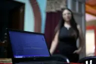 “Piden experiencia y nos cortan las alas”: egresó entre las mejores en desarrollo de software, pero no consigue trabajo