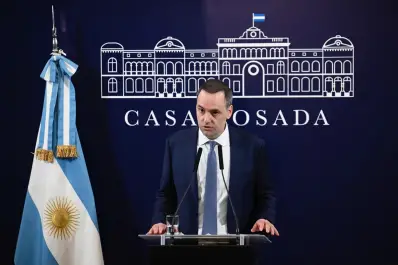 Caso Adorni: el piloto declaró y contradijo la versión del ministro