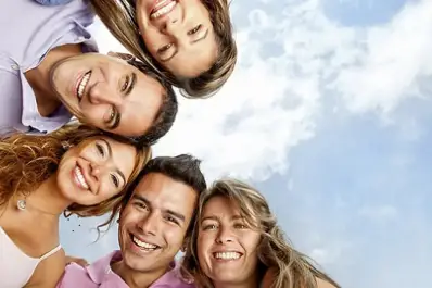 Por qué cuesta hacer amigos en la adultez: los tres errores más comunes, según un psicólogo