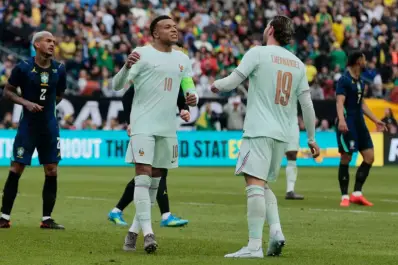 Francia venció a Brasil en un amistoso con ritmo de final