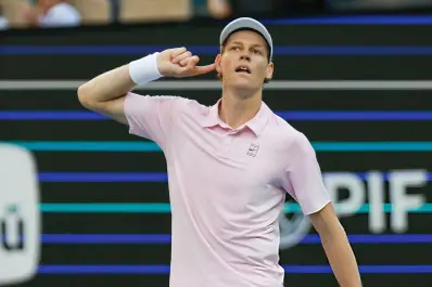 Sinner arrasó a Tiafoe y quedó a un paso de hacer historia en Miami