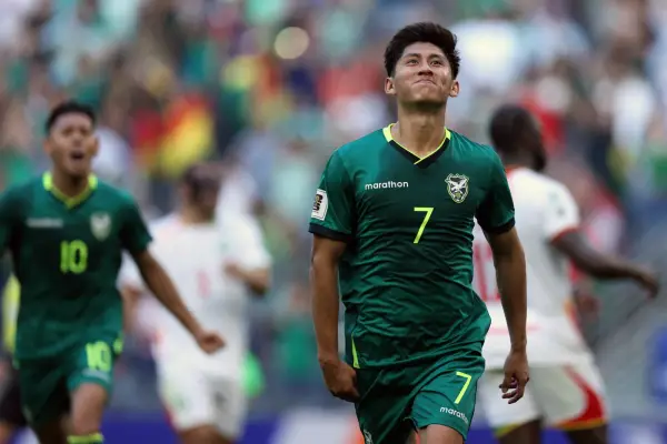 Bolivia dio vuelta un partido clave ante Surinam y quedó a un paso del Mundial 2026