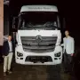 Presentación de Mercedes-Benz: “Hoy 70 camiones nuevos contaminan lo mismo que uno viejo”