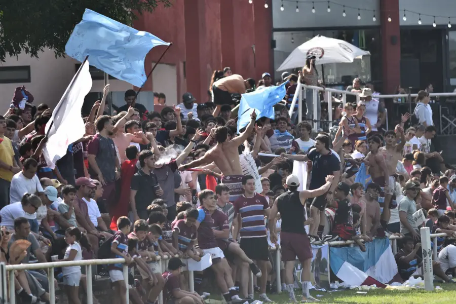 FIDELIDAD. El público de Jockey acompaña siempre al equipo, hoy no fue la excepción en un día histórico.