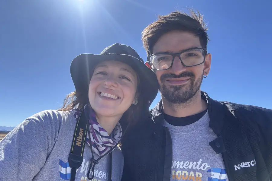 El viaje es agotador y deben cargar lo mínimo indispensable para vivir el día a día.