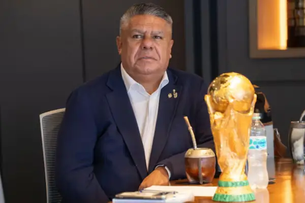 El gesto de Claudio Chiqui Tapia con Darío Herrera, luego del escándalo arbitral del Superclásico