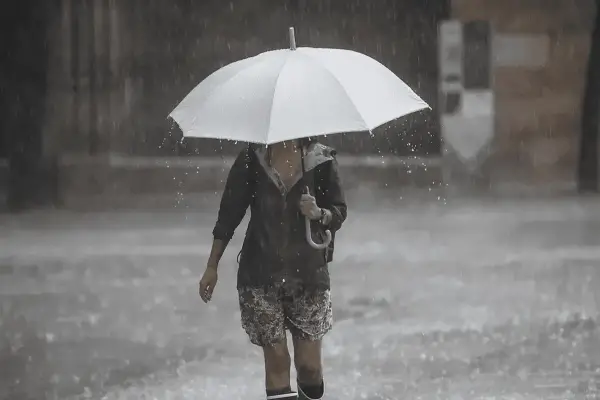 Hay alerta amarilla por tormentas y fuertes vientos para domingo: cuatro provincias afectadas