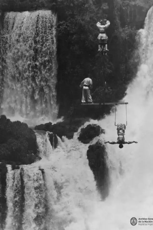 Recuerdos fotográficos: 1952. Acróbatas alemanes en Tucumán