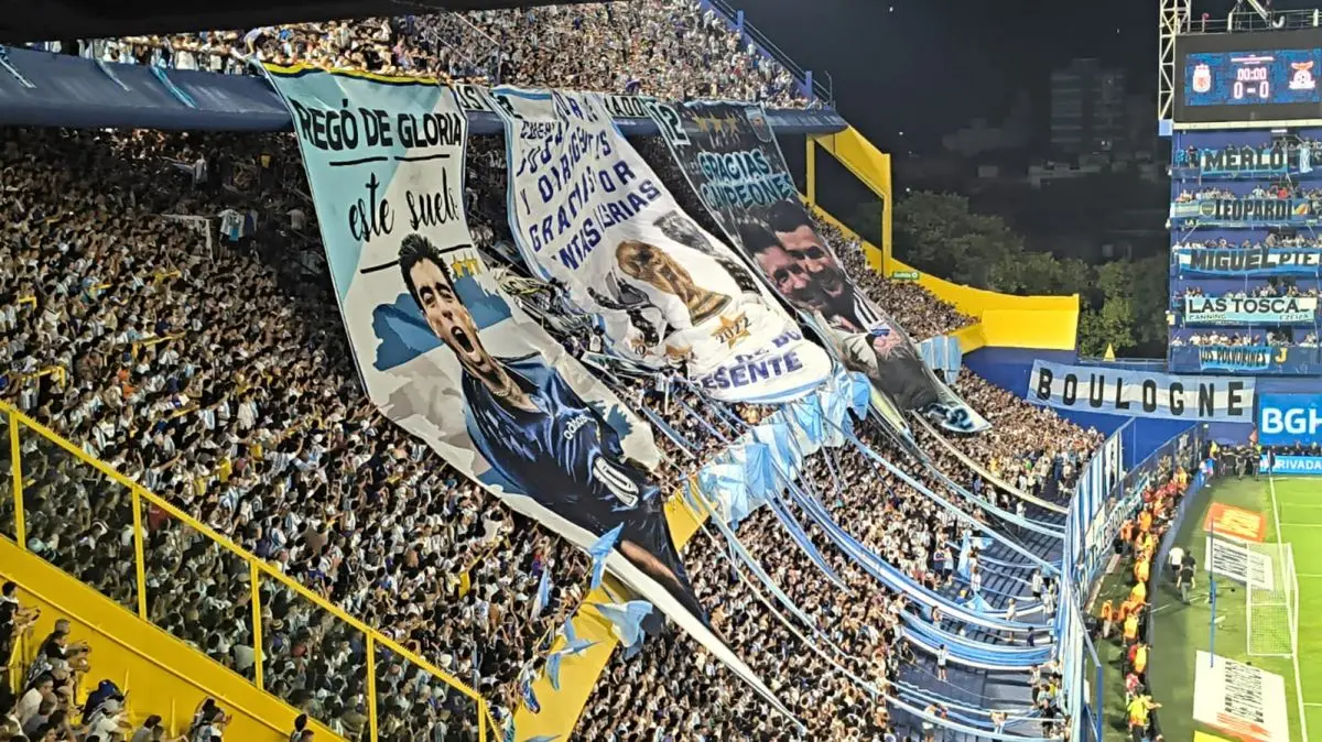 ¡Más banderas en la previa!