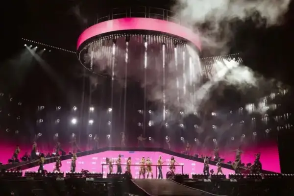 Tini Stoessel en Tucumán: Futttura llega con el peso de un debut majestuoso