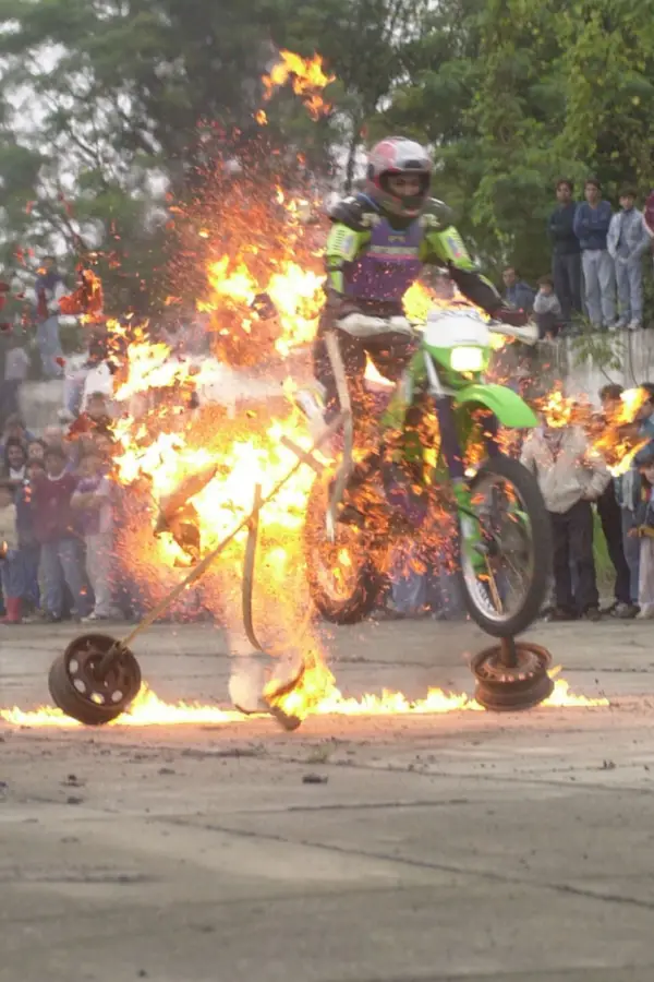 Recuerdos fotográficos: 2001. Vértigo y emoción con el acróbata “Motpaka”