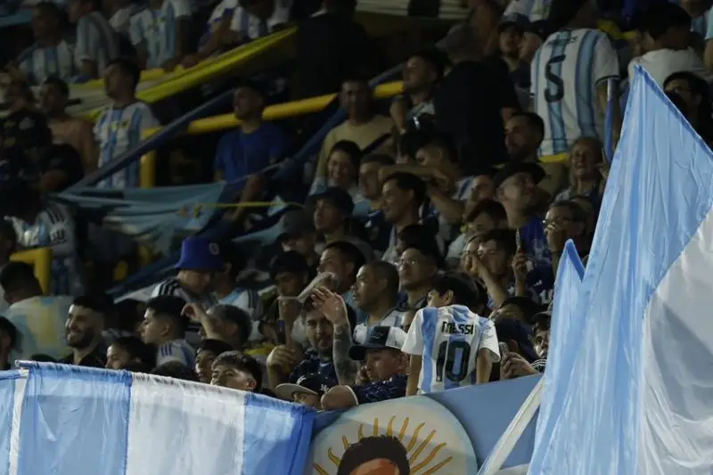 Más homenajes a Messi