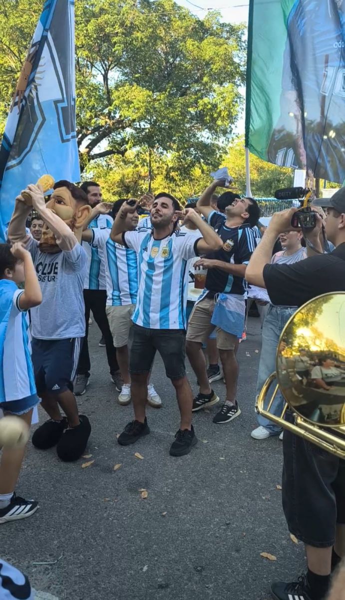 NUEVO HIMNO. 