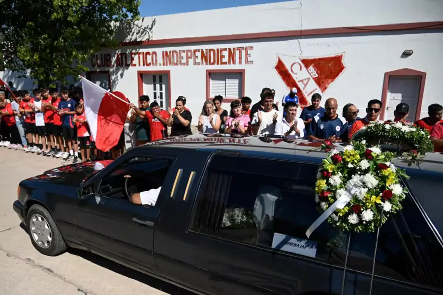 Sepelio de Ian Cabrera, el chico asesinado por un compañero en la escuela Mariano Moreno de San Cristóbal