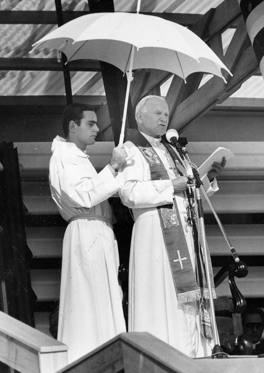 Recuerdos fotográficos: Abril 1987. Fervor tucumano y una siesta de 40 grados reciben al papa Juan Pablo II en Cevil Pozo