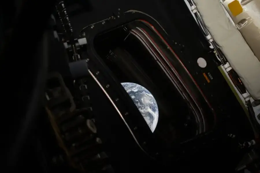 Se conocieron las primeras imágenes de la Tierra tomadas por la misión Artemis II