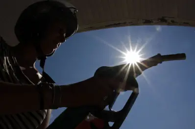Freno en las naftas, un respiro para el bolsillo