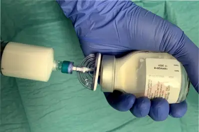 Qué es el propofol: un especialista explica cuándo puede ser medicamento y cuándo se vuelve peligroso