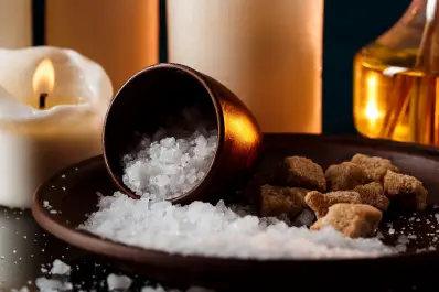 ¿Cómo es el ritual con sal del primer domingo del mes para atraer dinero? El método que es tendencia