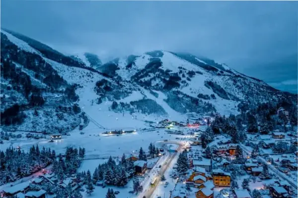Un cerro argentino fue elegido como el mejor centro de esquí de Sudamérica