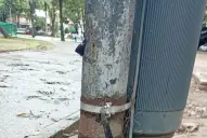 Vecinos de Barrio Norte, preocupados por un poste de luz en malas condiciones