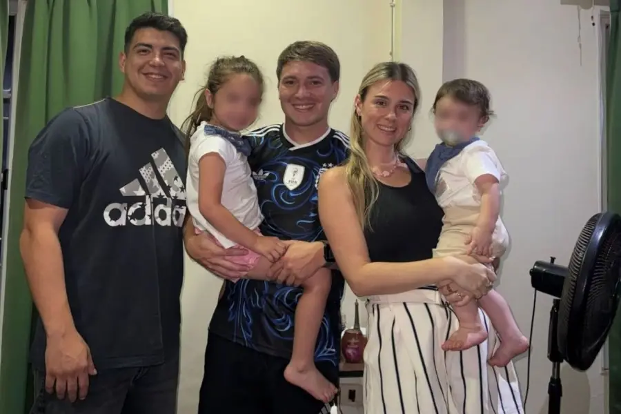 FAMILIA. Mariano Robles, Rodrigo Robles (su sobrino), Solana Albornoz y sus dos hijos.