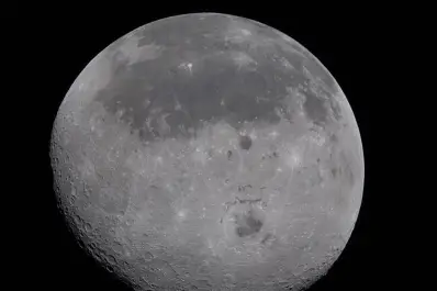 Sorpresa en el espacio: astronautas de Artemis 2 descubrieron colores inéditos en la Luna