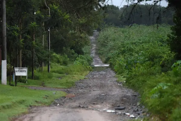 A cinco días de la tragedia del matrimonio, el camino de Tafí Viejo sigue igual: sin señalización y en estado crítico