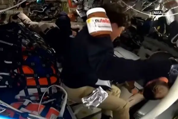 Sin querer, un pote flotante mostró cuál es el postre favorito de los astronautas de Artemis II