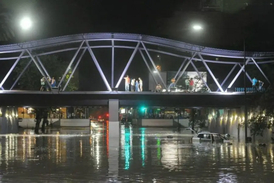 ZONA SENSIBLE. El puente ferroviario sobre 24 de Septiembre.